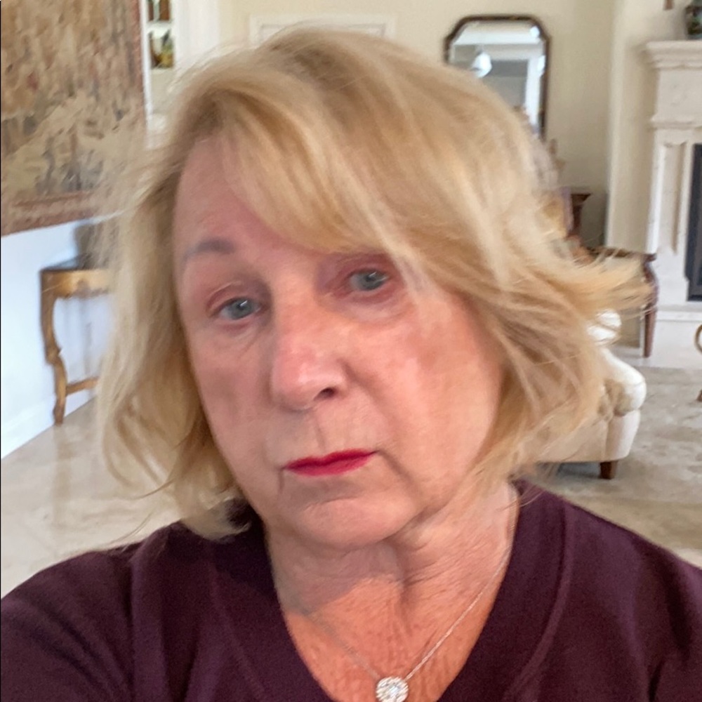 Meet your Posher, Carla